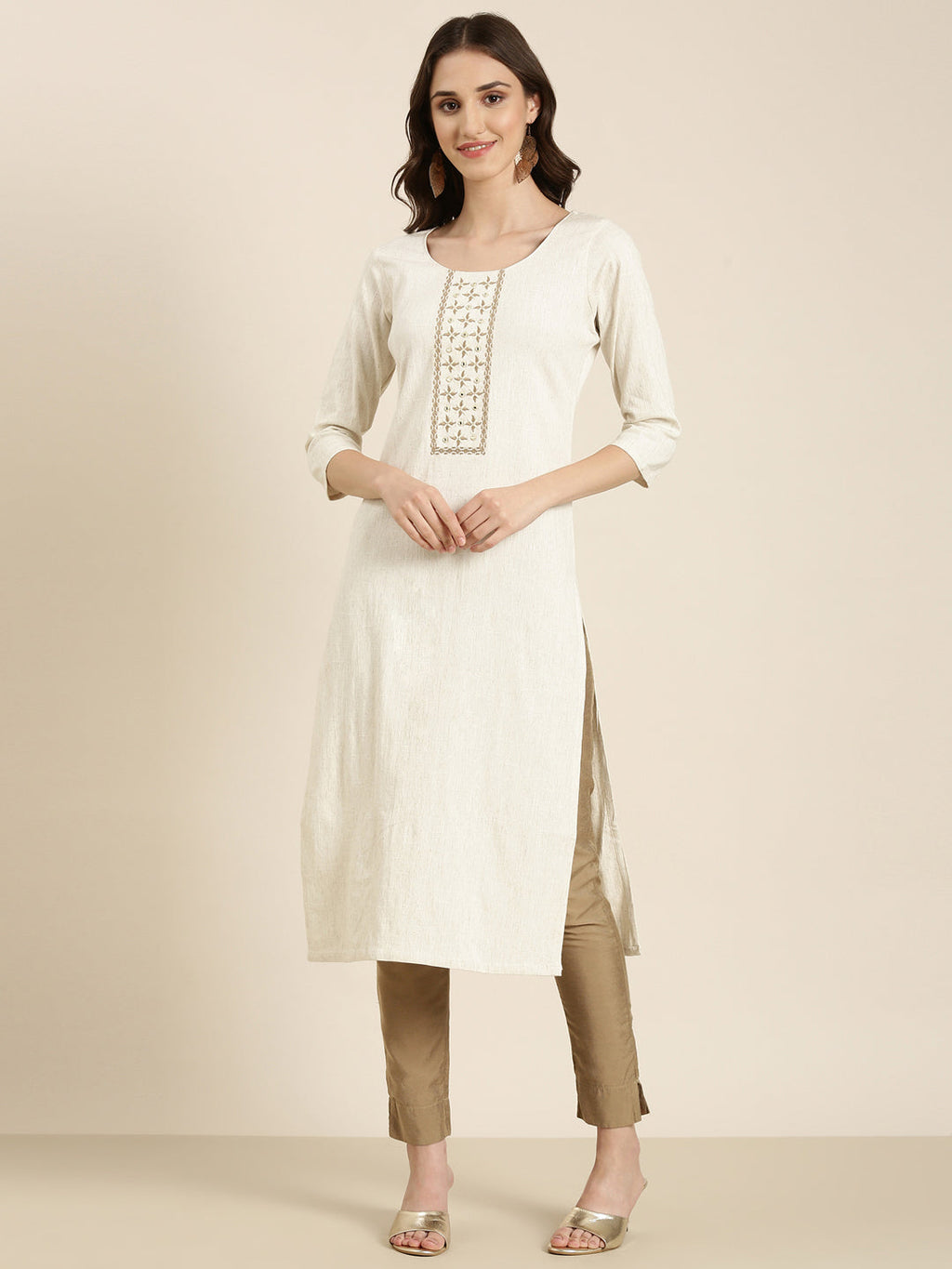 Women's Cream Ethnic Motif Embroidered Thread Work Straight Kurta