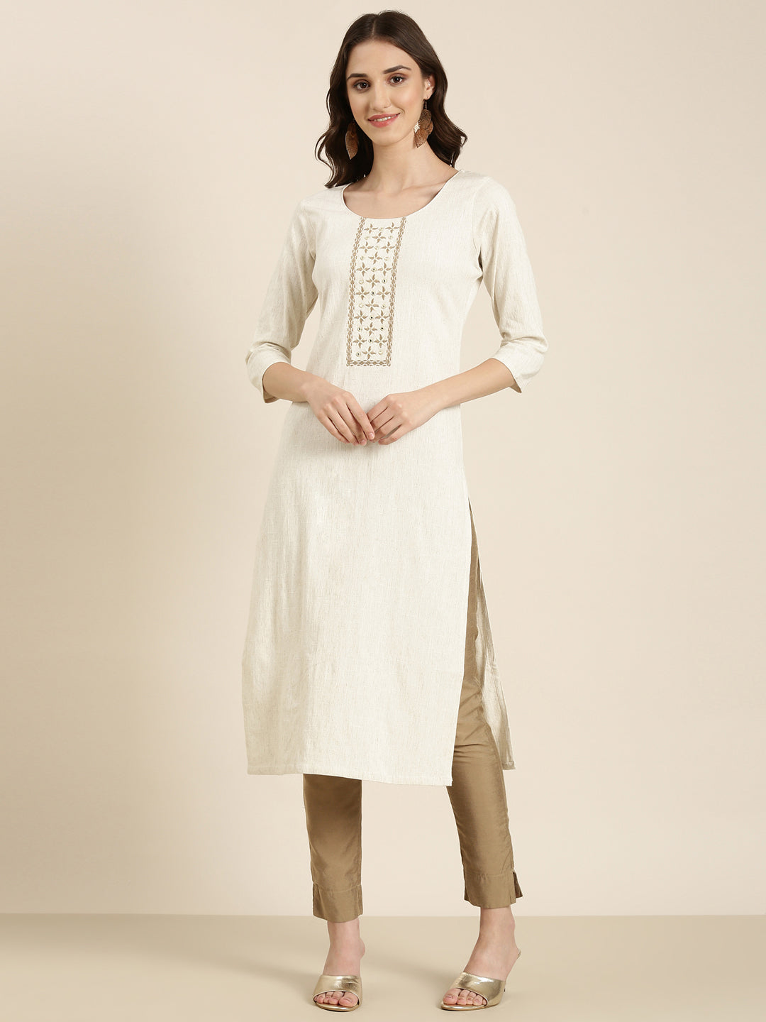 Women's Cream Ethnic Motif Embroidered Thread Work Straight Kurta