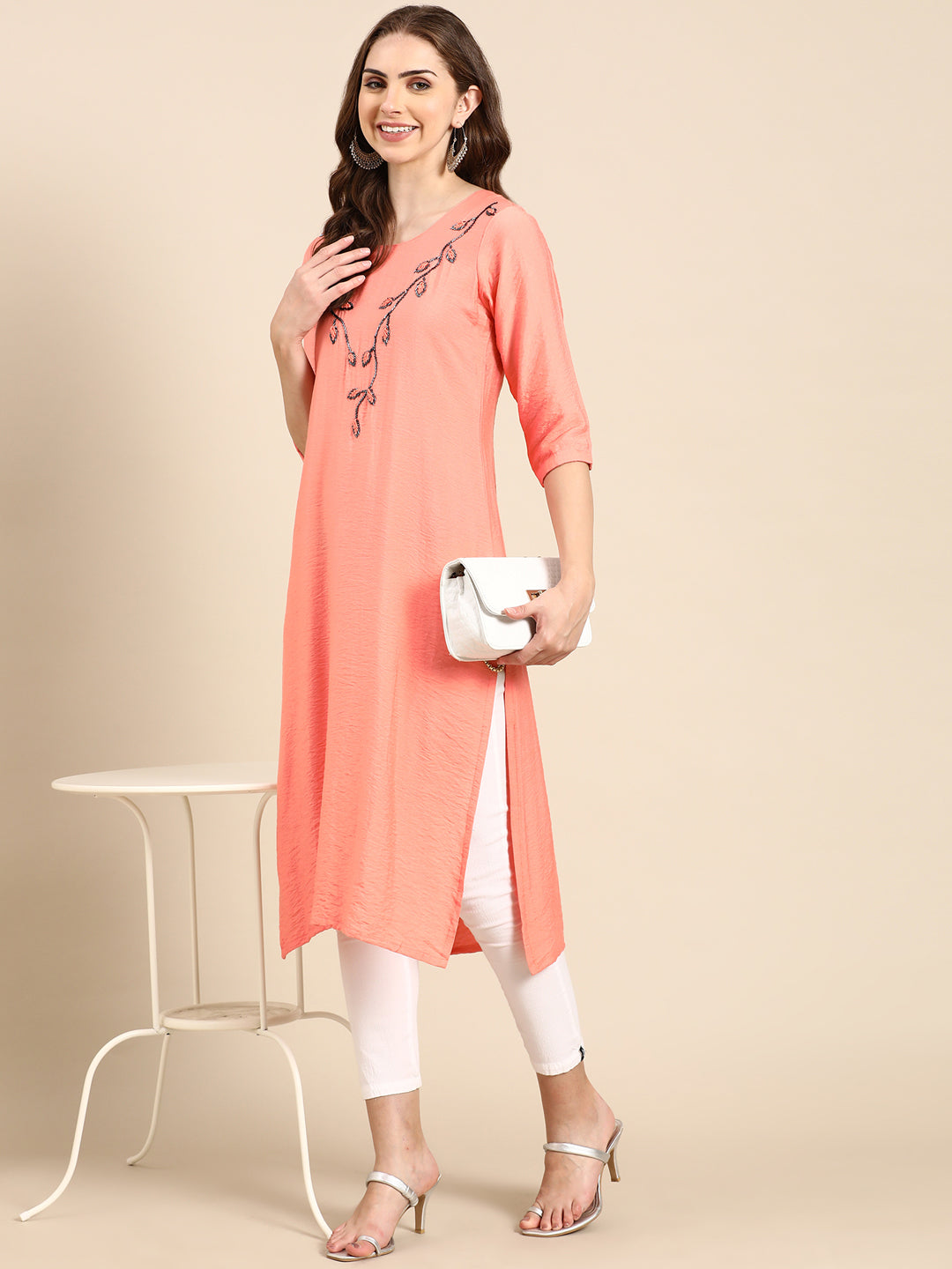 Women's Peach Floral Embroidered Chanderi Straight Silk Kurta