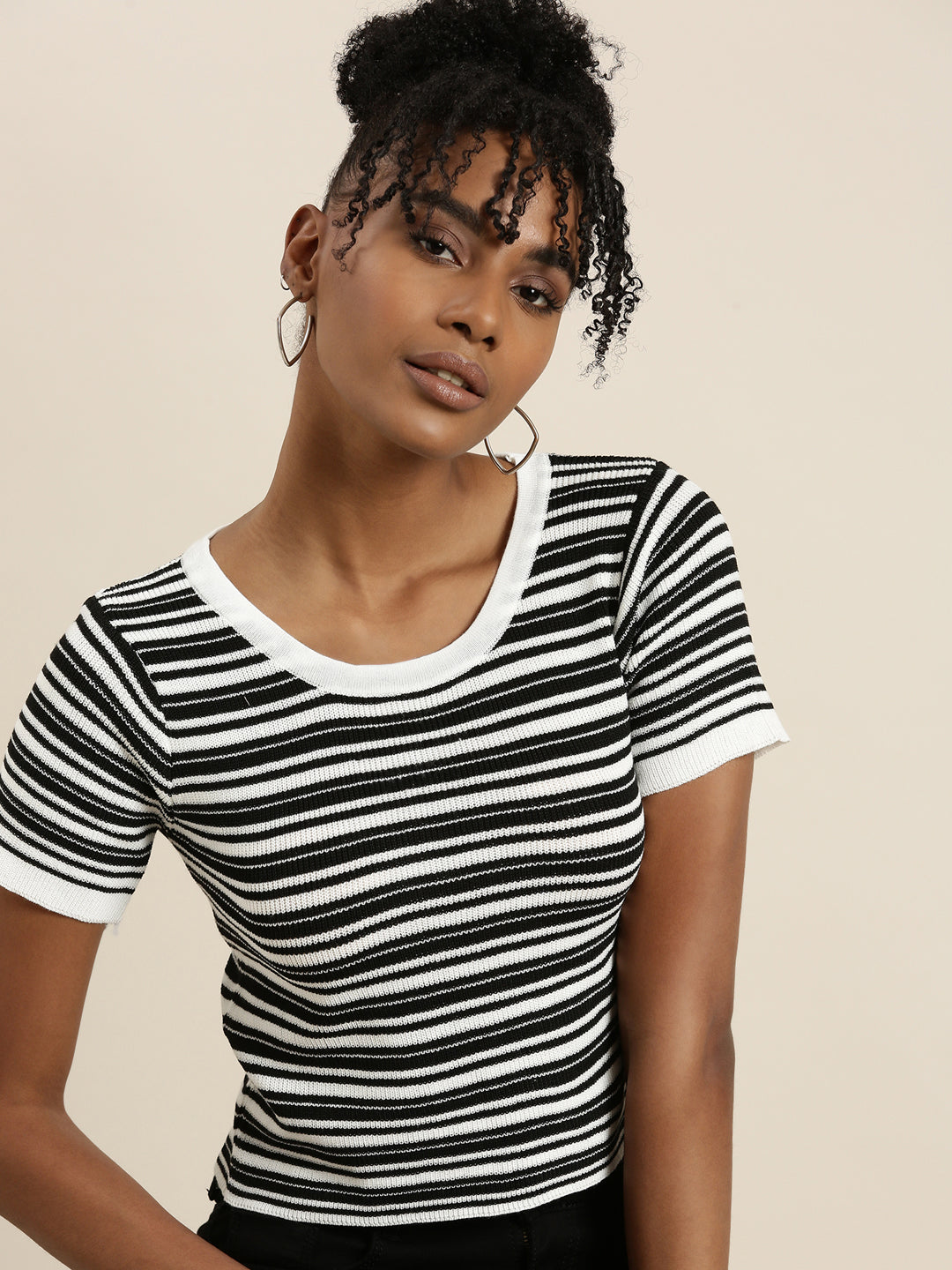 Women's Round Neck Striped Regular Sleeves Fitted White Crop Top
