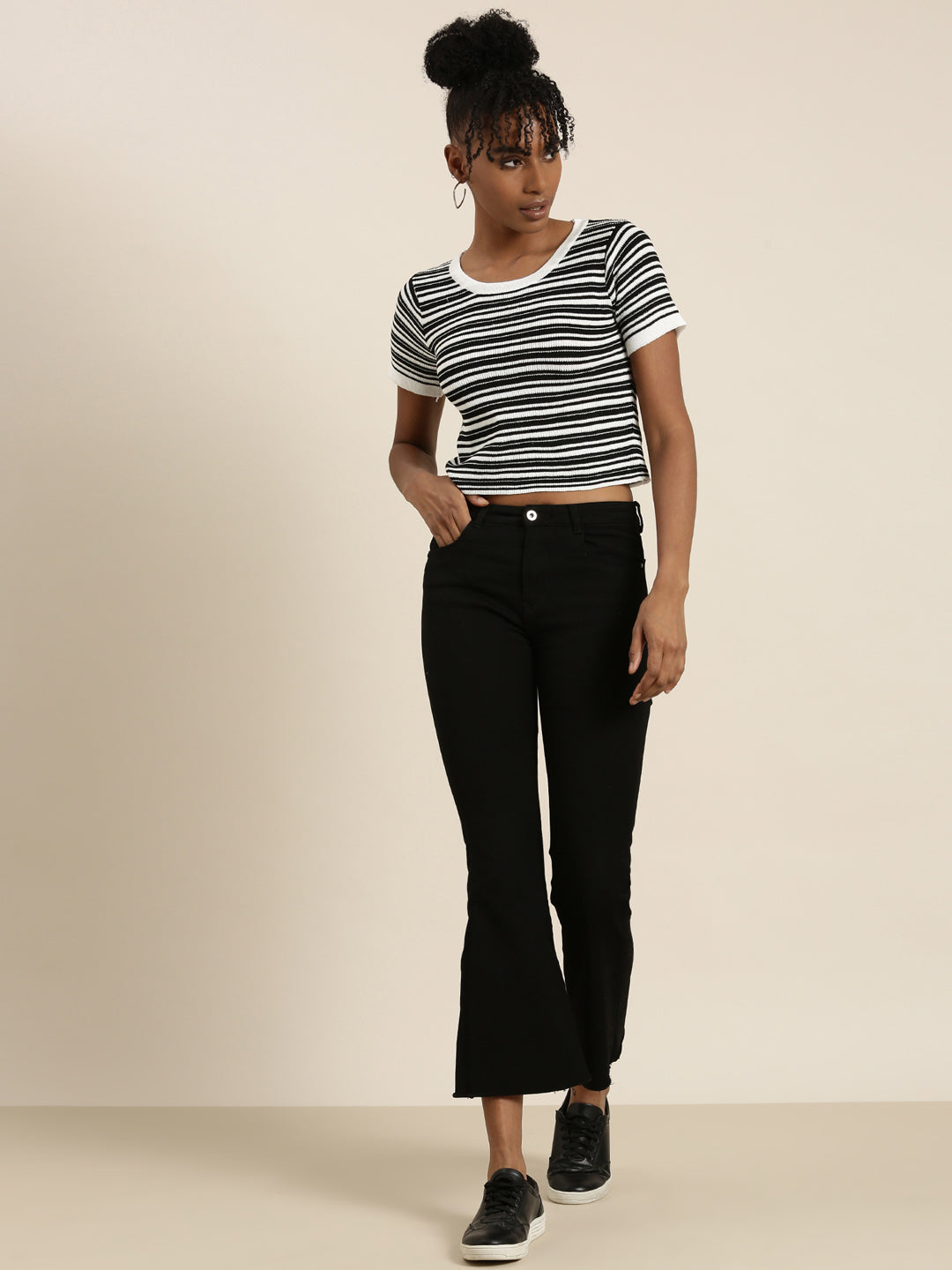 Women's Round Neck Striped Regular Sleeves Fitted White Crop Top