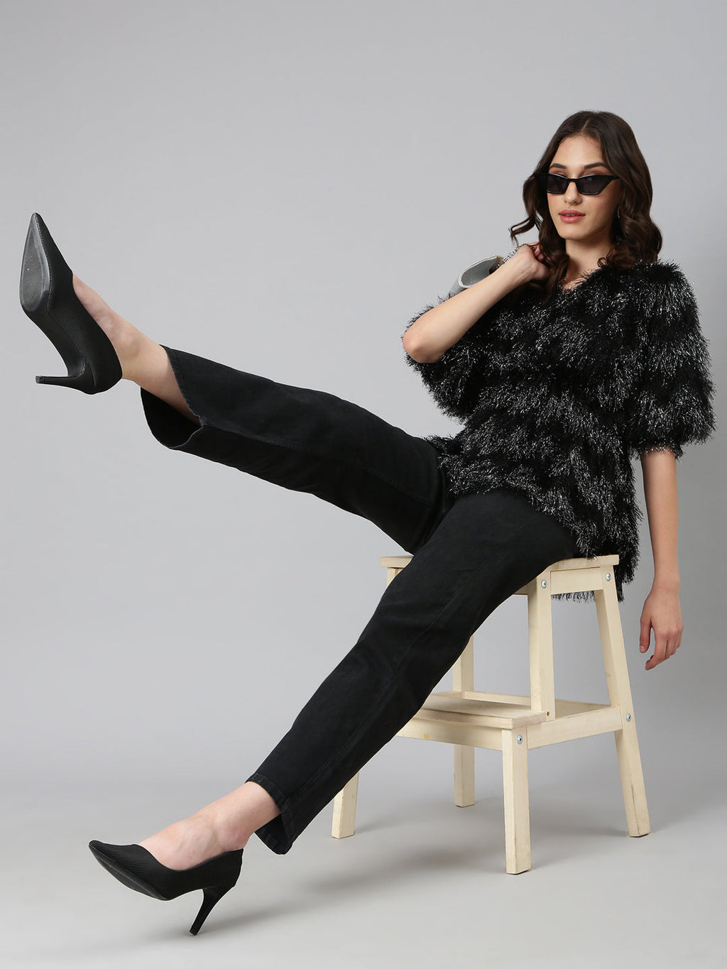 Women's Black V-Neck Cinched Waist Top