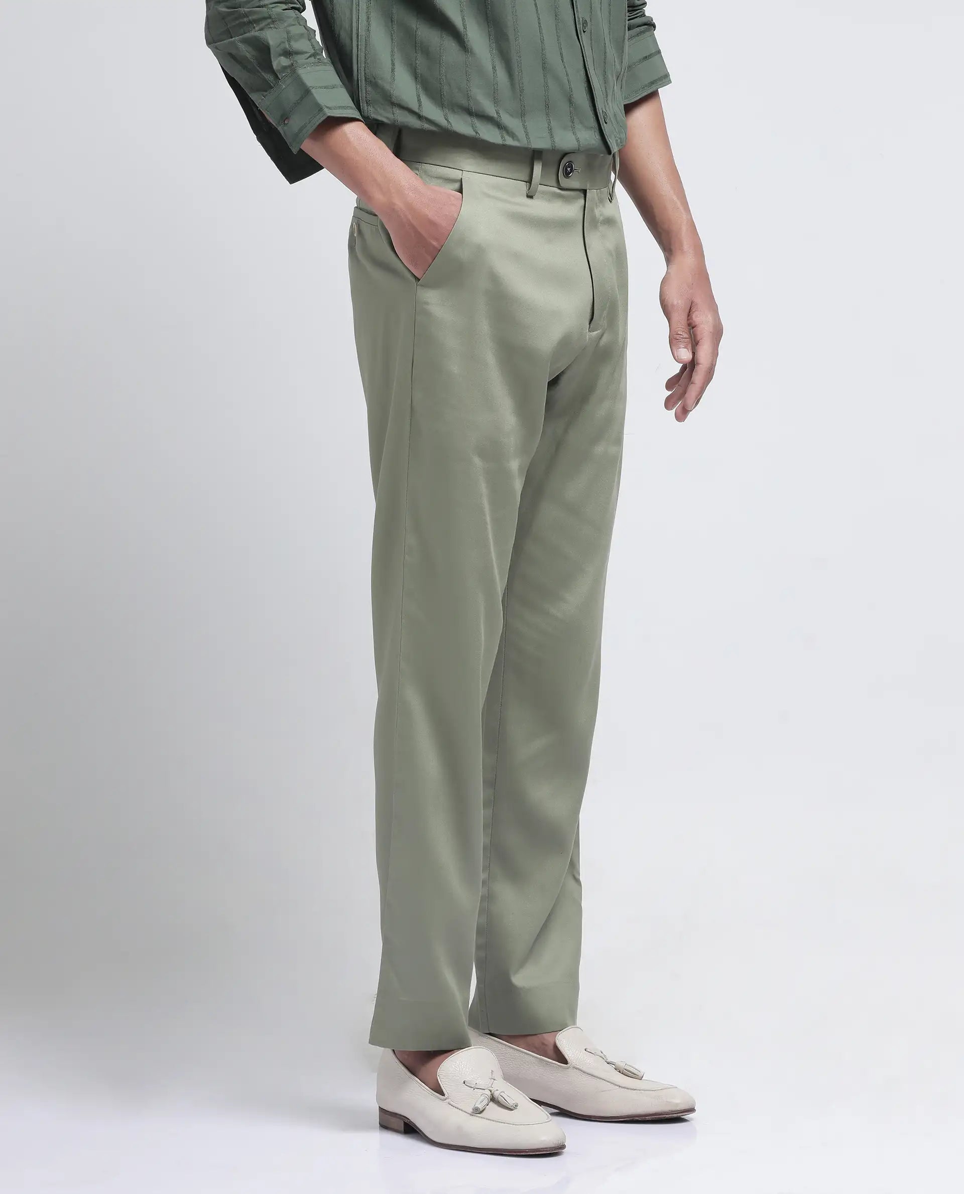 Rare Rabbit Men's Ugo Dusky Green Cotton Blend Plain Regular Fit Trouser