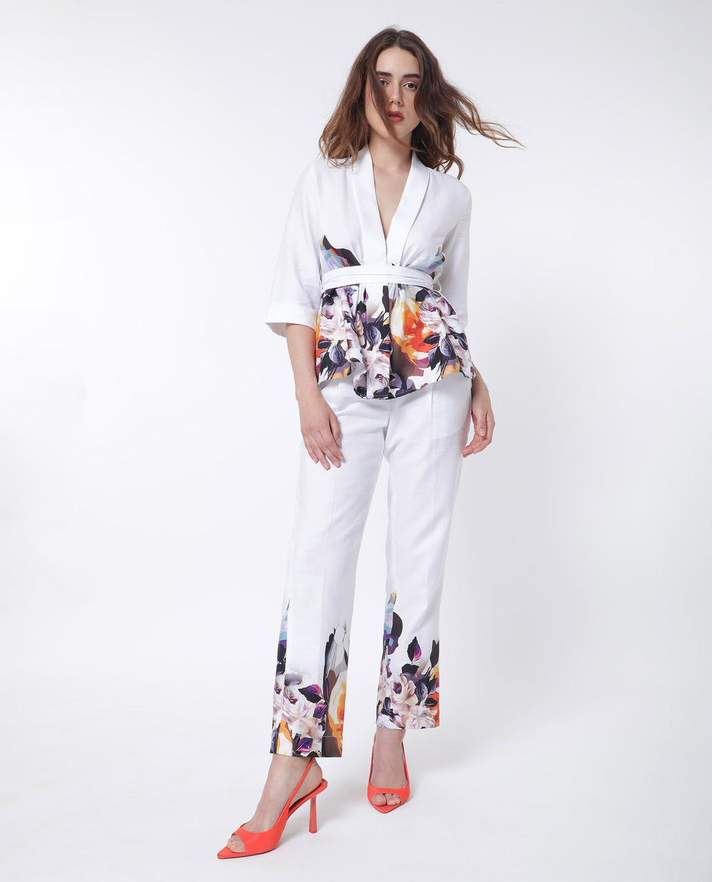 Rareism Women's Wangen White Cotton Collarless Floral Print Relaxed Fit Shrug