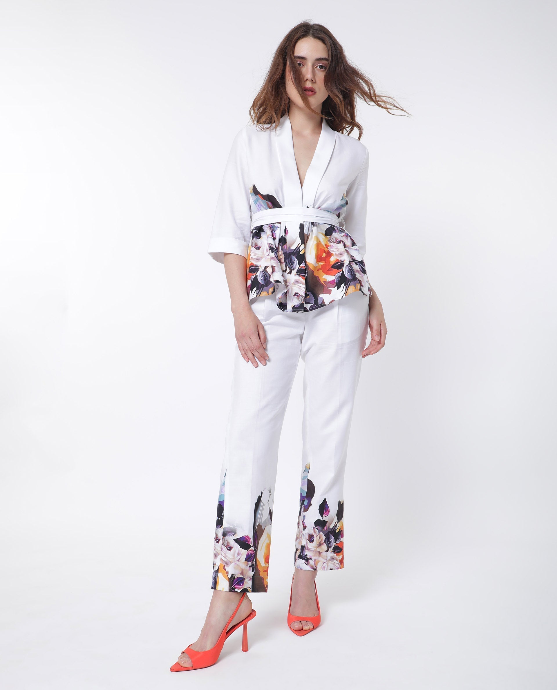 Rareism Women's Wangen White Cotton Collarless Floral Print Relaxed Fit Shrug
