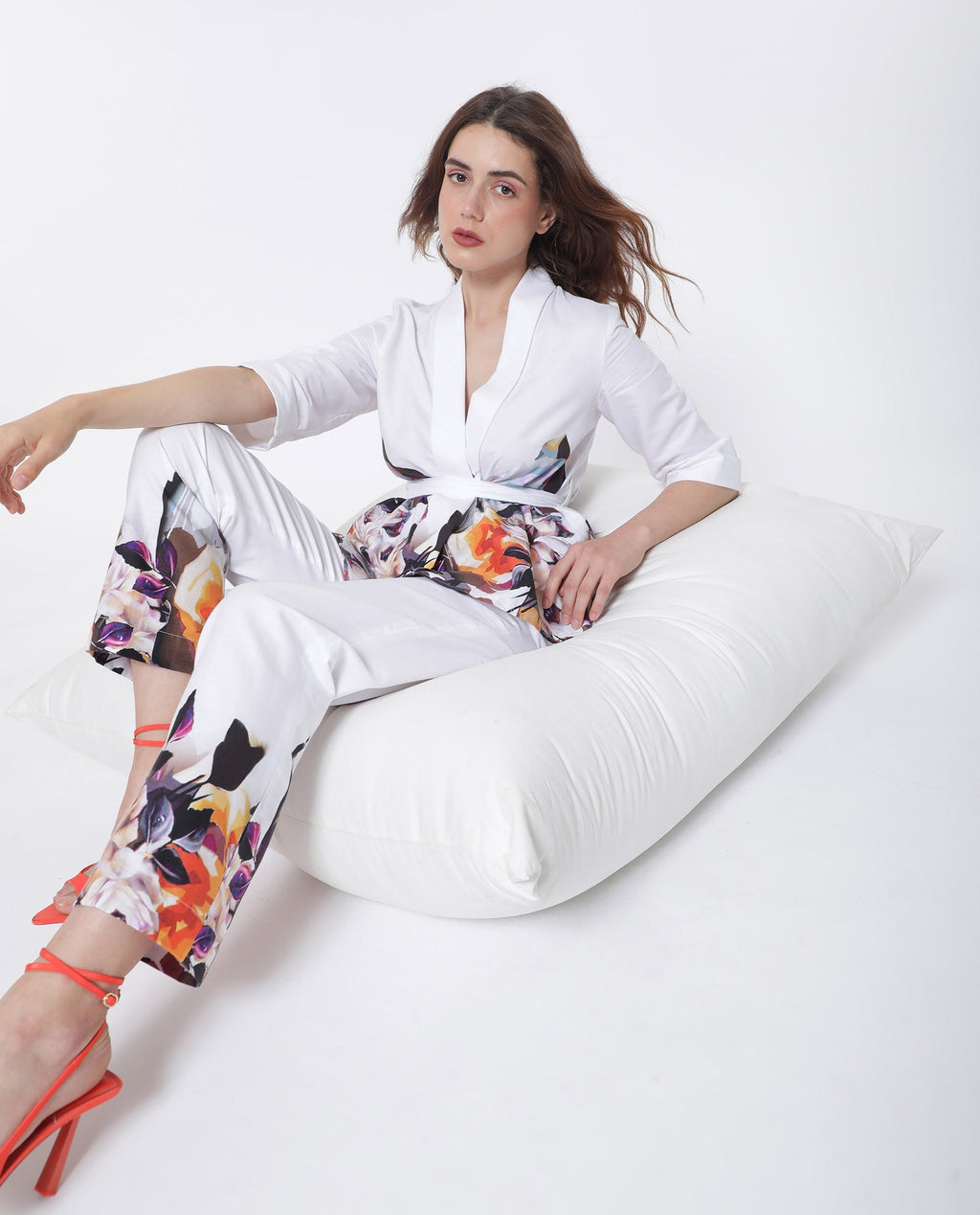 Rareism Women's Wangen White Cotton Collarless Floral Print Relaxed Fit Shrug